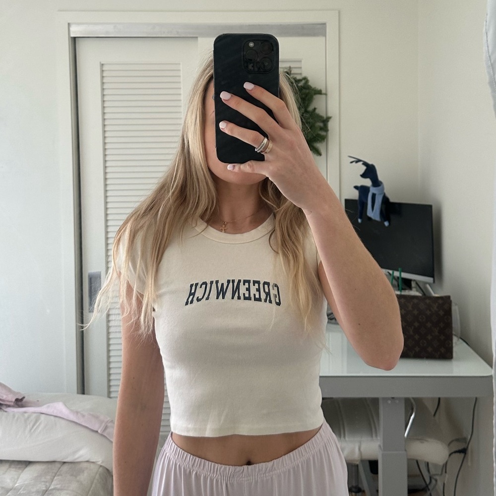 BRANDY MELVILLE JOHN GALT ‘GREENWICH ASHLYN BABY TEE’ - Picture 3 of 5